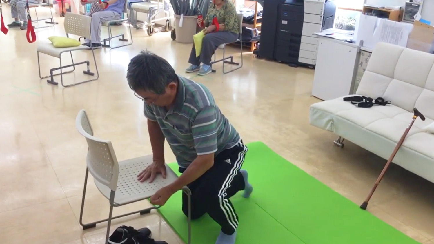 4点杖からT字の杖で歩行がしたい。